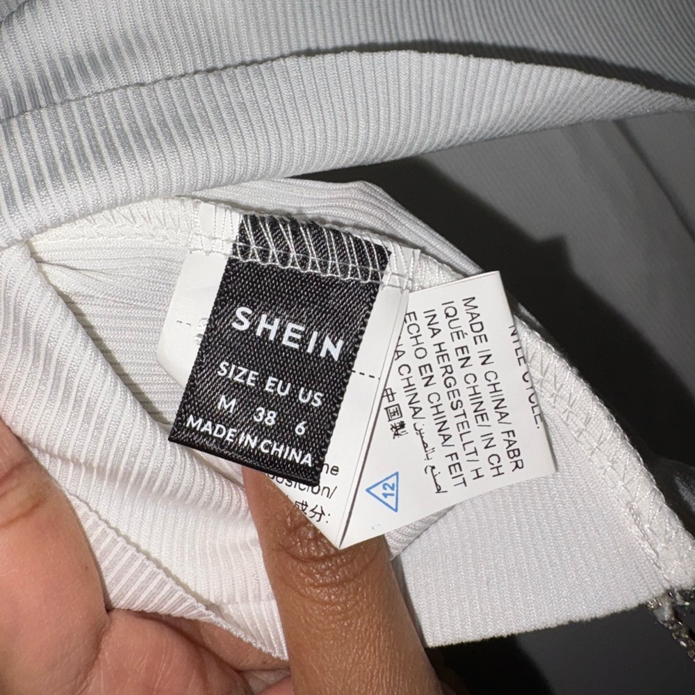 SHEIN Cropped Rave Top - Picture 9 of 10